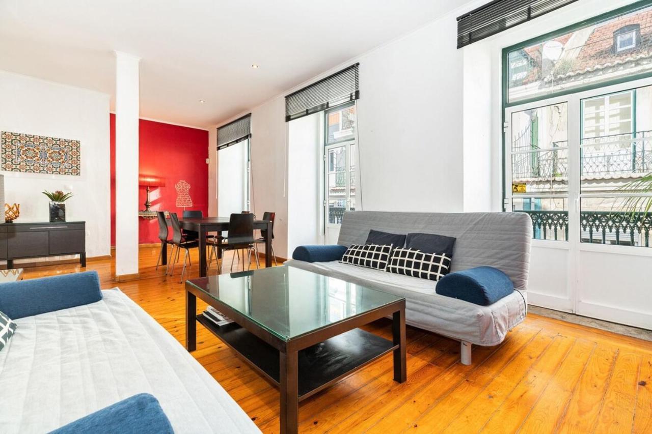 Charming 2 Bedroom Apartment Next To Praca Da Figueira Lisbon Exterior photo