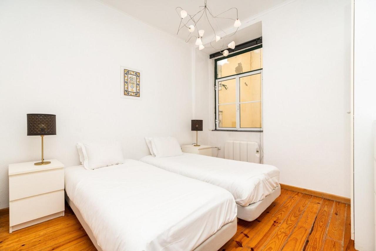 Charming 2 Bedroom Apartment Next To Praca Da Figueira Lisbon Exterior photo