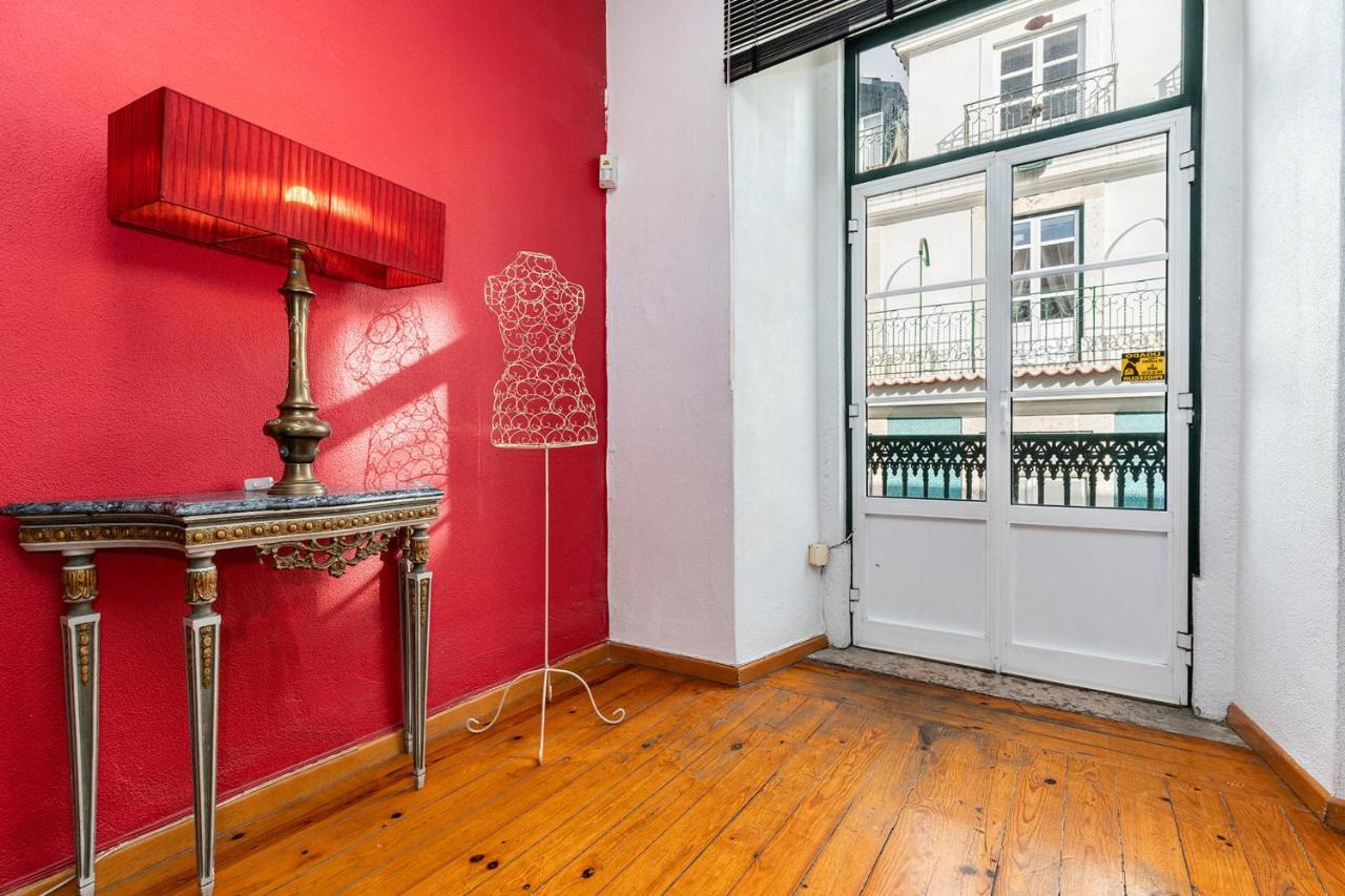 Charming 2 Bedroom Apartment Next To Praca Da Figueira Lisbon Exterior photo